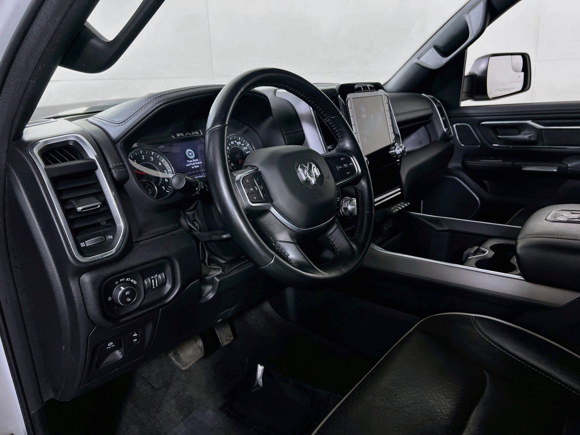 Used 2023 RAM 1500 Laramie AWD/4WD image 9