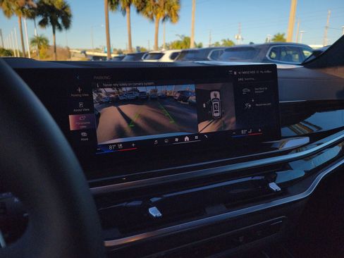 Used 2026 BMW X7 xDrive40i image 36