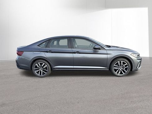 New 2026 Volkswagen Jetta SE FWD image 9