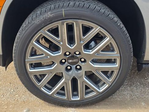 New 2026 GMC Yukon Denali Ultimate AWD/4WD image 9
