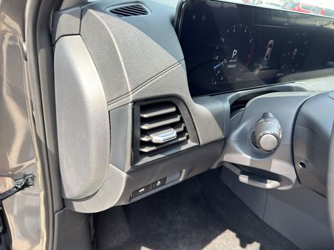 New 2026 Nissan Sentra SV w/ SV Convenience Package FWD image 13