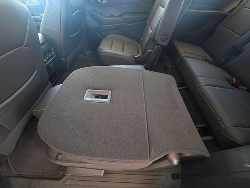 Used 2023 Chevrolet Traverse LT FWD image 58