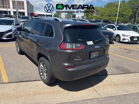 Used 2019 Jeep Cherokee Latitude Plus AWD/4WD image 2