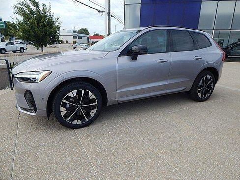 New 2026 Volvo XC60 B5 Plus w/ Protection Package Premier AWD/4WD image 11