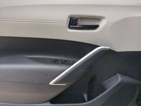 Certified 2026 Toyota Corolla Cross LE FWD image 11