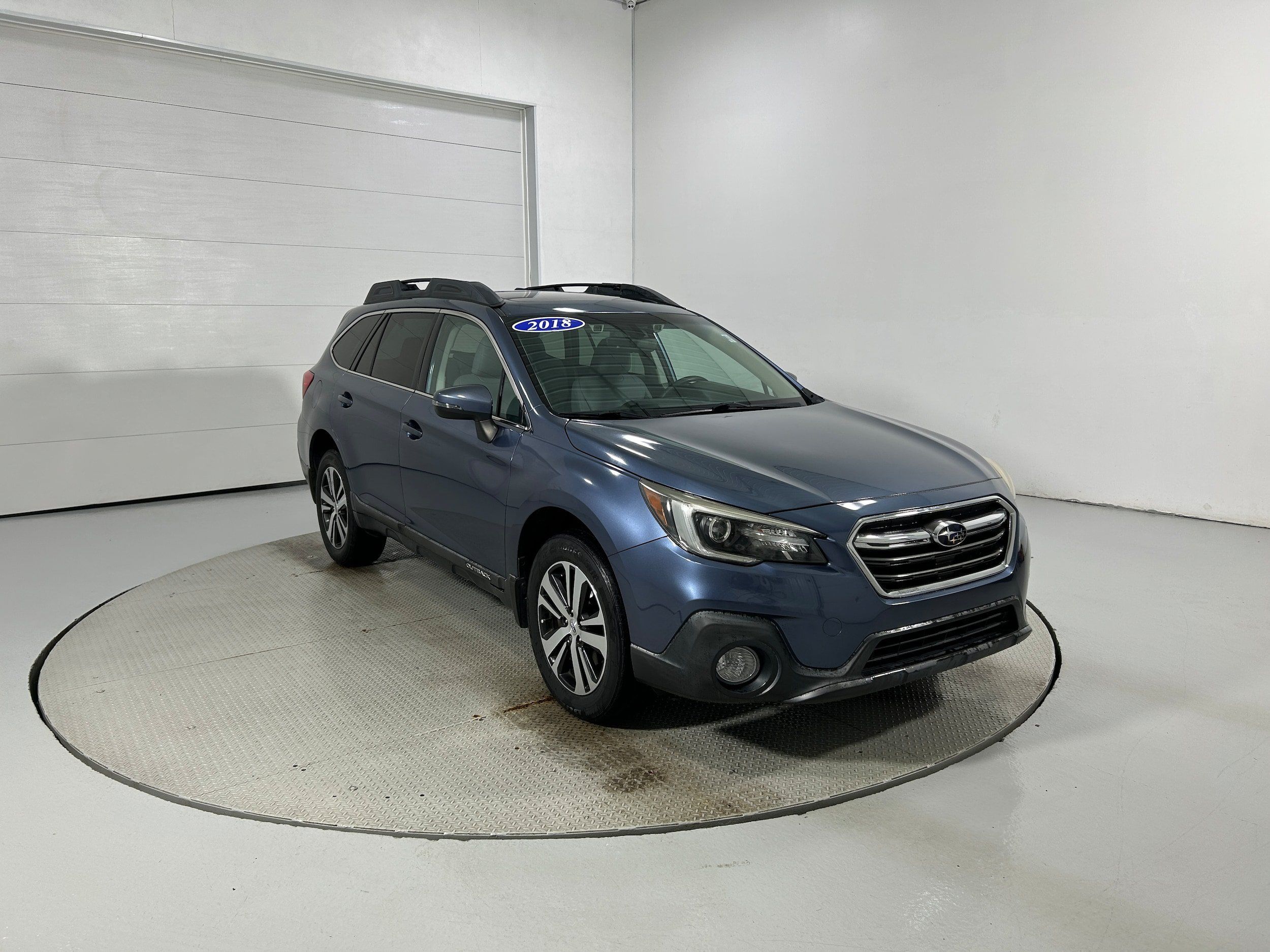 Used 2018 Subaru Outback 3.6R Limited AWD/4WD image 2