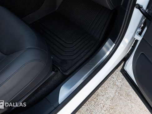 Used 2023 Land Rover Range Rover SE image 38