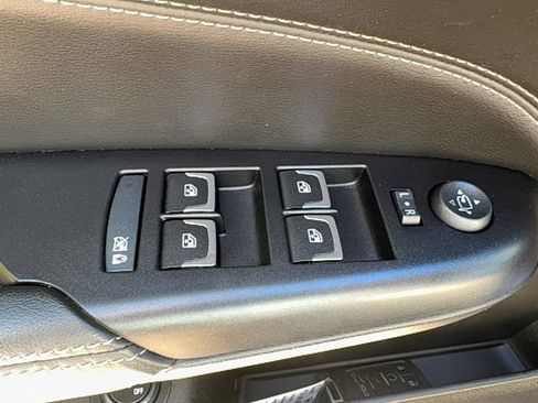 Used 2014 Cadillac SRX Luxury w/ Driver Awareness Package image 17