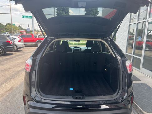 Used 2020 Ford Edge SE FWD image 15