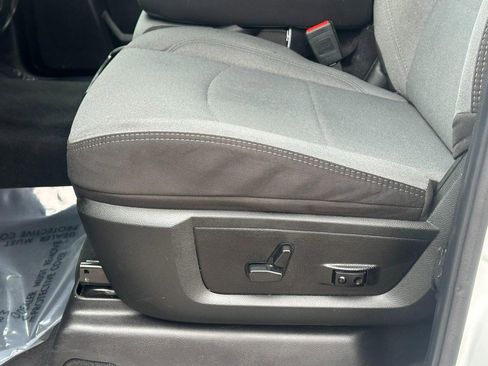 Used 2024 RAM 2500 Big Horn image 17