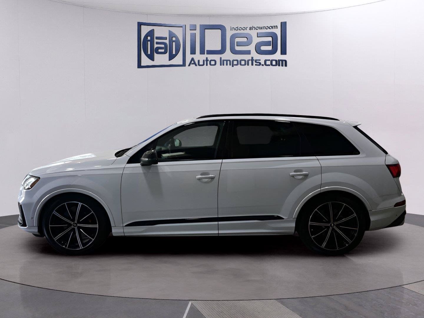 Used 2021 Audi SQ7 Premium Plus w/ Driver Assistance Package AWD/4WD image 2