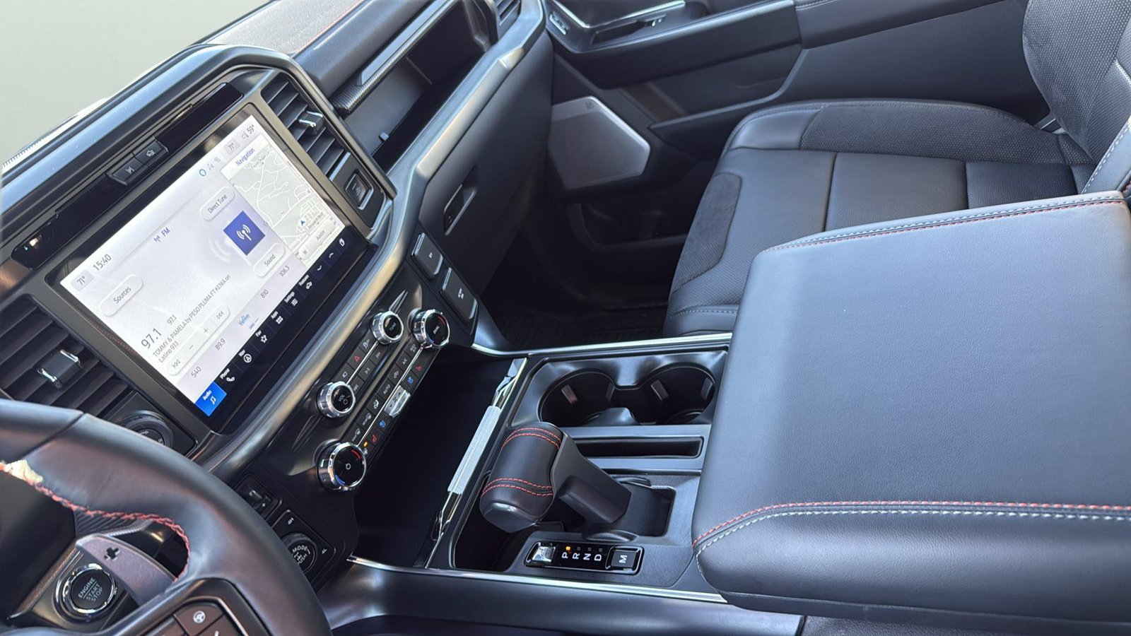 Used 2025 Ford F150 Raptor AWD/4WD image 22