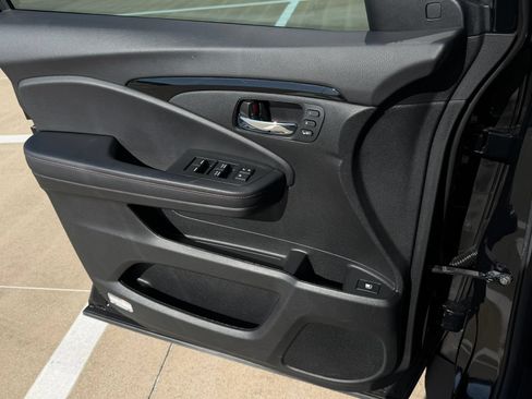 Used 2023 Honda Ridgeline Black Edition image 25
