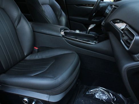 Used 2022 Maserati Levante GT AWD/4WD image 30