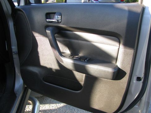 Used 2006 HUMMER H3 image 12