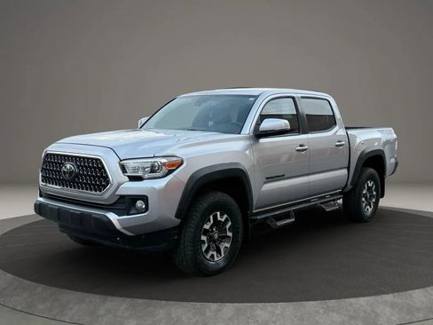 Used 2019 Toyota Tacoma SR image 1