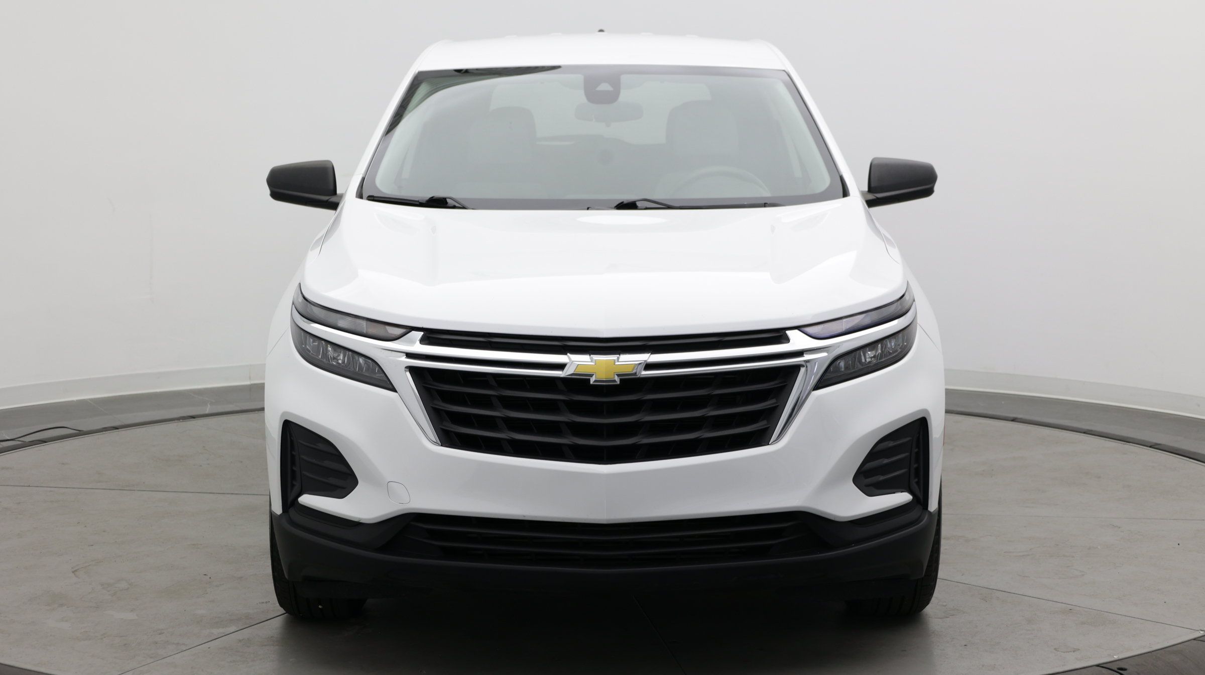 Used 2023 Chevrolet Equinox LS FWD image 2