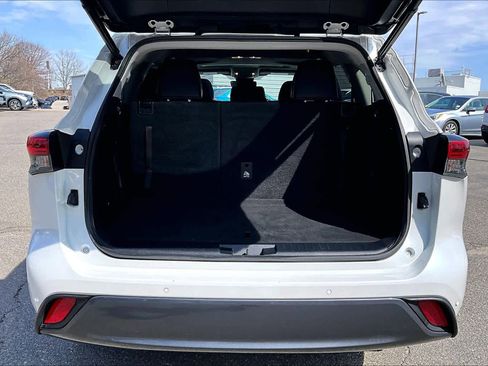 Used 2023 Toyota Highlander Limited image 31