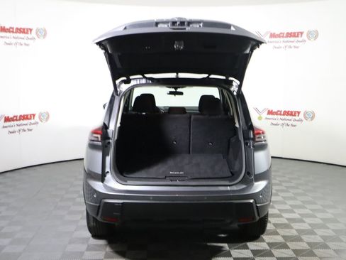 Used 2025 Nissan Rogue SV image 9