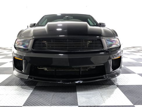 Used 2010 Ford Mustang GT image 2