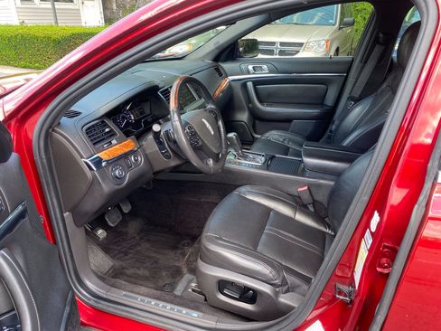 Used 2013 Lincoln MKS FWD image 10