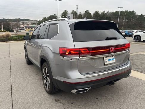 Certified 2025 Volkswagen Atlas SEL image 8