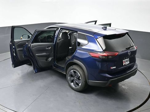 Used 2025 Nissan Rogue SV FWD image 50