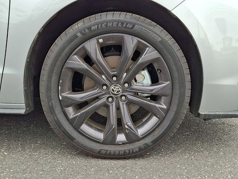 Used 2025 Toyota Sienna XSE FWD image 8