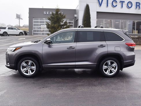 Used 2019 Toyota Highlander Limited image 2