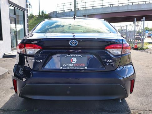 Used 2025 Toyota Corolla LE FWD image 6