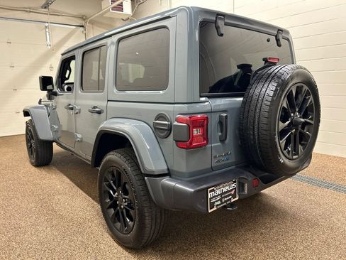 Used 2025 Jeep Wrangler Unlimited Sahara w/ Safety Group AWD/4WD image 4