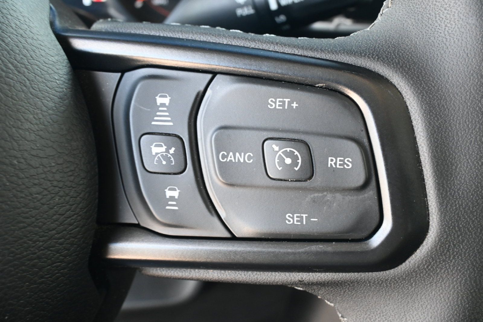 Used 2026 Jeep Gladiator Sport AWD/4WD image 15