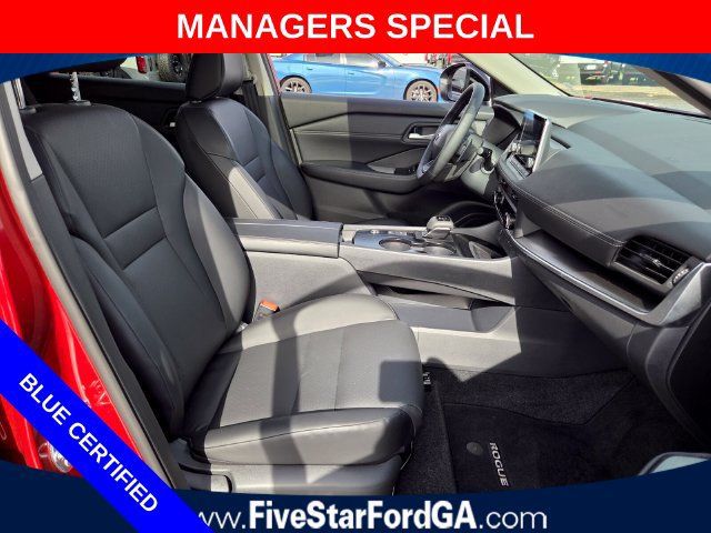 Used 2026 Nissan Rogue Dark Armor FWD image 16