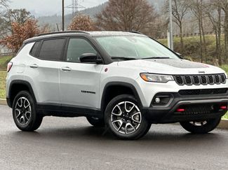 Used 2024 Jeep Compass Trailhawk video 1