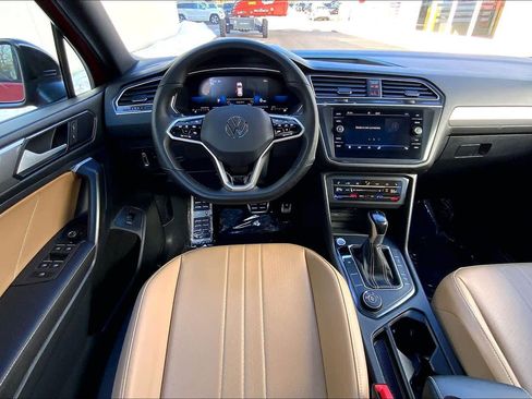 Used 2024 Volkswagen Tiguan SE R-Line image 6