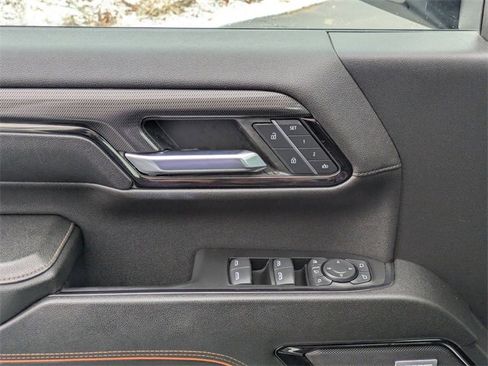 Used 2024 GMC Sierra 2500 AT4 w/ AT4 Premium Plus Package image 12