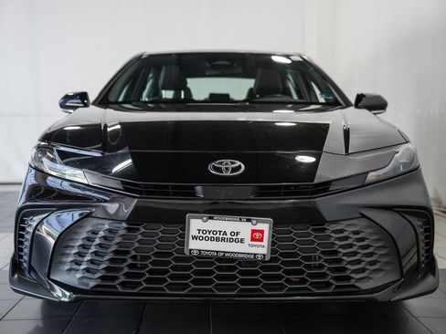 Used 2025 Toyota Camry SE FWD image 2