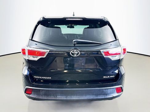 Used 2014 Toyota Highlander XLE image 6