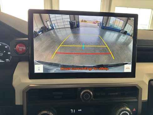 Used 2024 Toyota Tacoma TRD Off-Road image 18