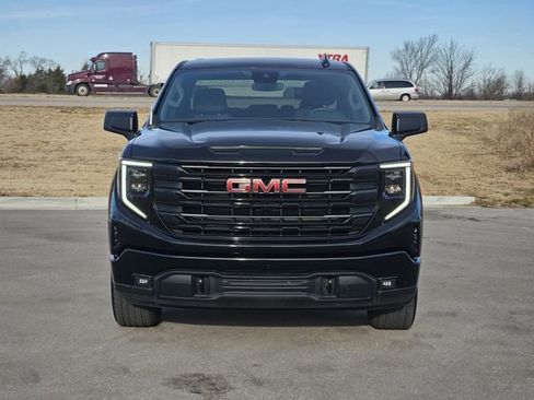 Used 2024 GMC Sierra 1500 Elevation image 2