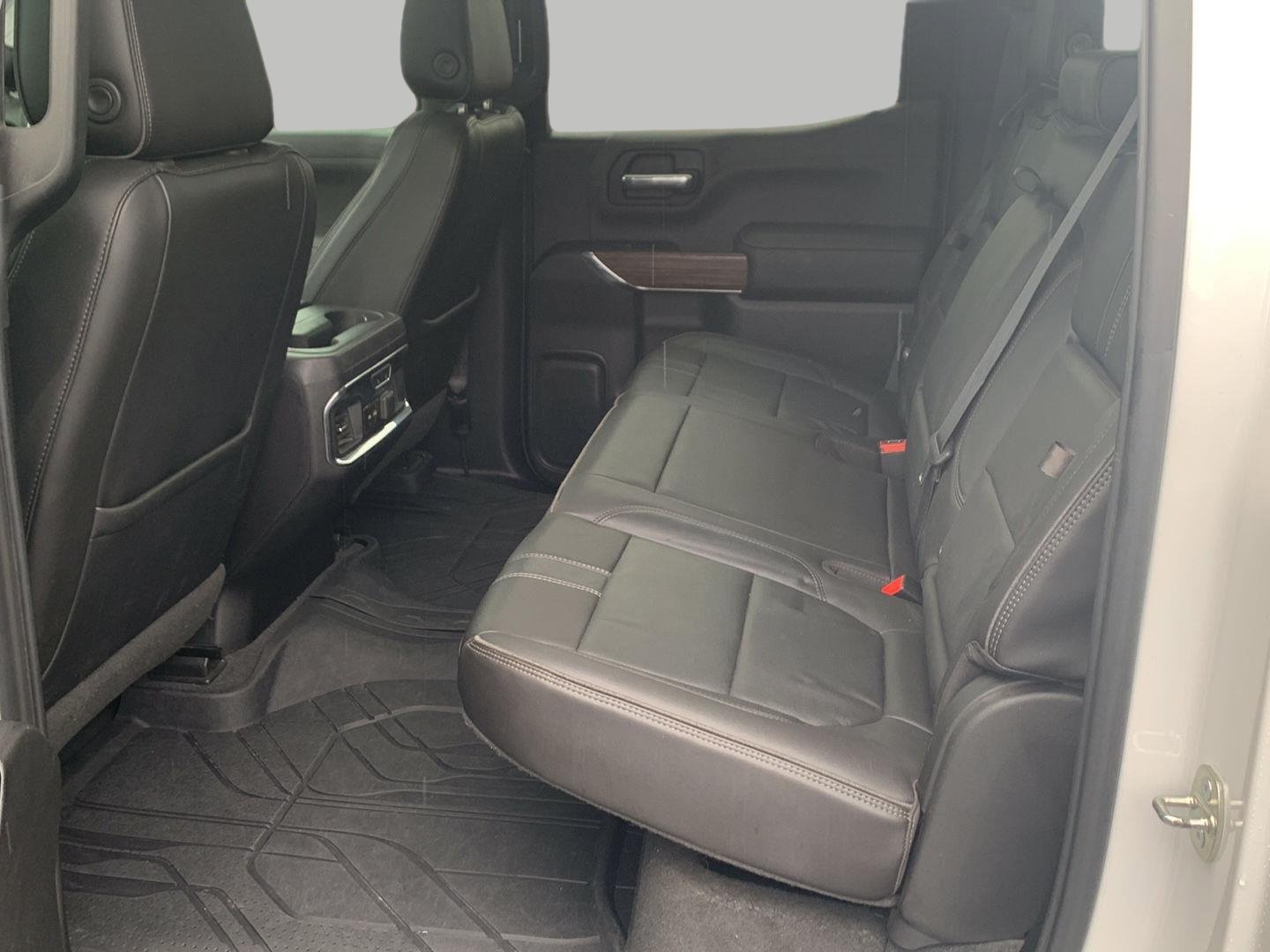Used 2019 Chevrolet Silverado 1500 High Country w/ Technology Package AWD/4WD image 20