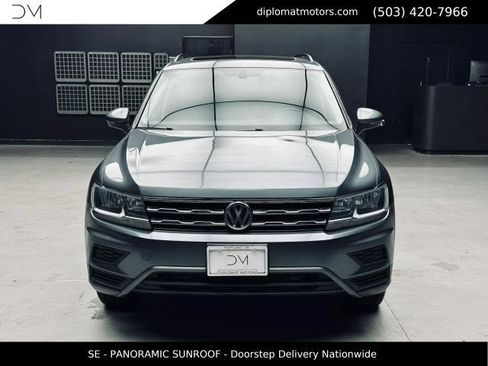 Used 2020 Volkswagen Tiguan SE w/ Panoramic Sunroof Package AWD/4WD image 11