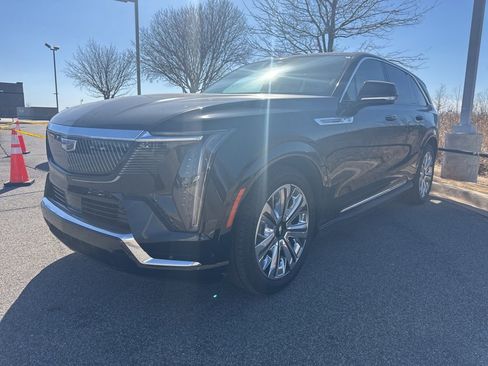 Used 2025 Cadillac Escalade IQ Luxury 2 w/ LPO, Radiant Package image 1