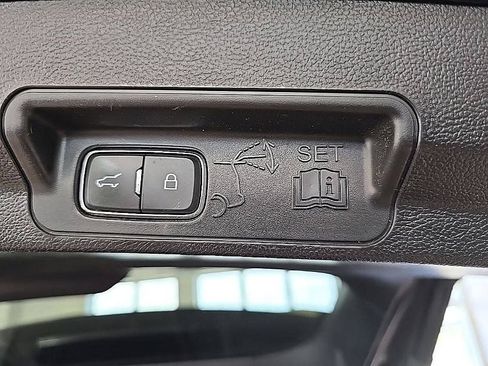 Used 2020 Ford Explorer XLT w/ Equipment Group 202A AWD/4WD image 29