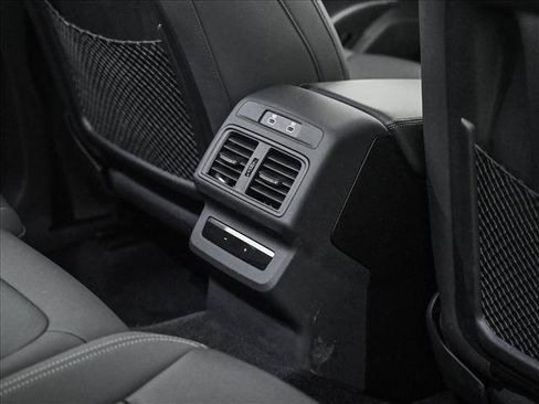 Certified 2025 Audi Q5 Premium w/ Convenience Package AWD/4WD image 18