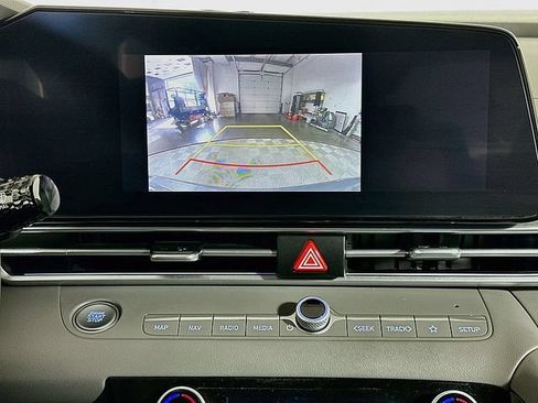 Used 2024 Hyundai Elantra SEL FWD image 15