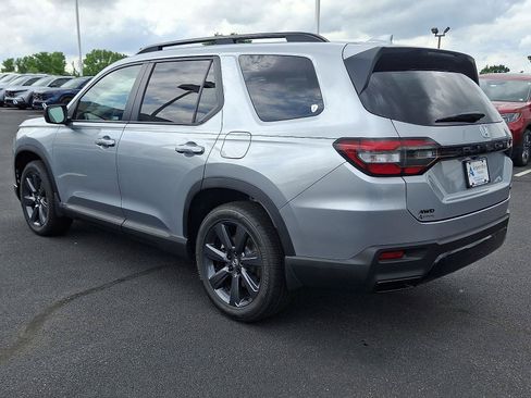 New 2026 Honda Pilot Sport image 4