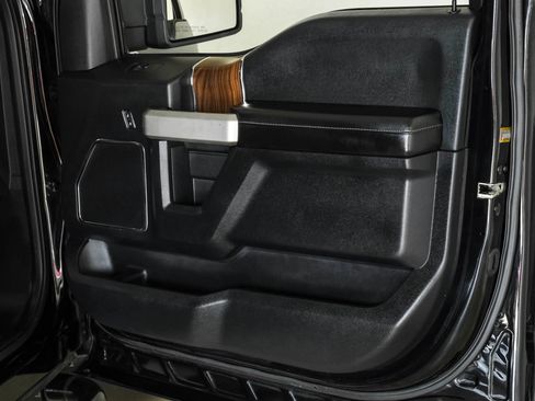 Used 2017 Ford F150 Lariat RWD image 37