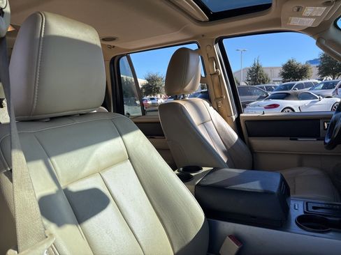 Used 2015 Ford Expedition EL XLT w/ Equipment Group 202A image 13