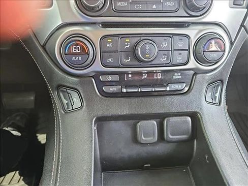 Used 2019 Chevrolet Suburban LT image 20